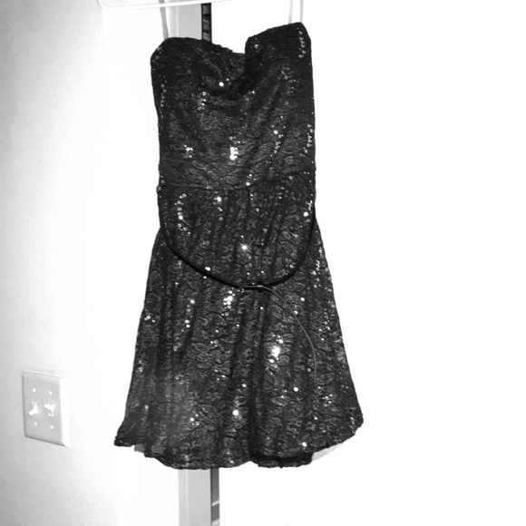 Shimmery Silver Strapless Dress - Picture 5 of 5